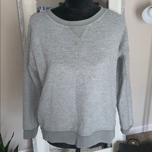 American Eagle green sweatshirt